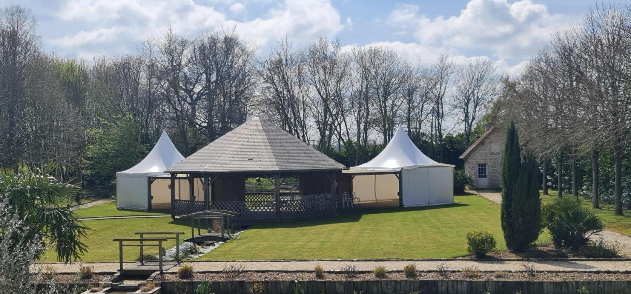 Le Manoir Des Marronniers Hotel Sully  Exterior photo